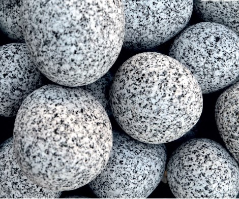 IS. Granite balls (40-60 mm) 25kg- ukrasni kamen